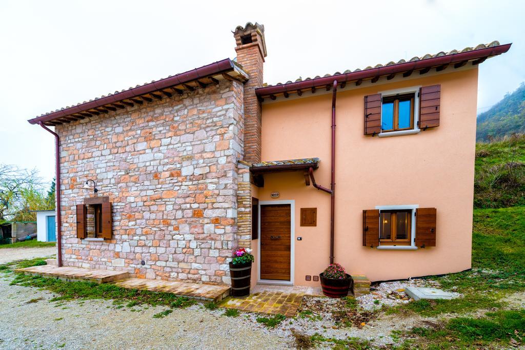 Casetta In Pietra Acqualagna Szoba fotó